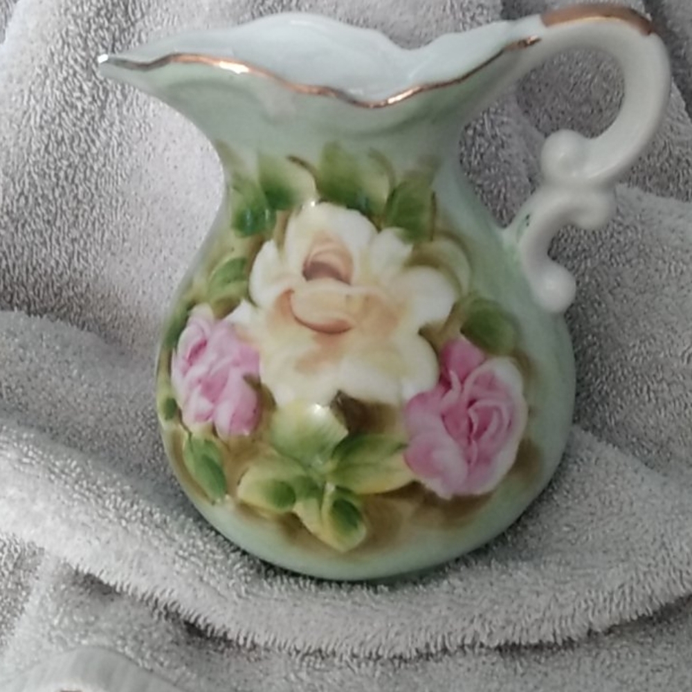 Water pitcher